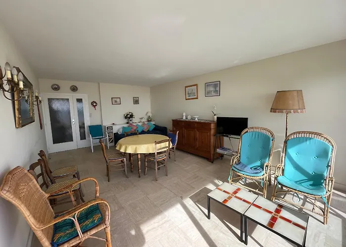 T3 Avec Balcon, Garage Et Cuisine Equipee - Fr-1-197-417 公寓 莱萨布勒-多洛讷